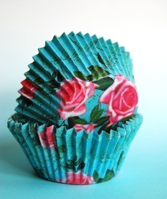 JUMBO Liv Blue with Pink Roses Designer Cupcake LIners (20)