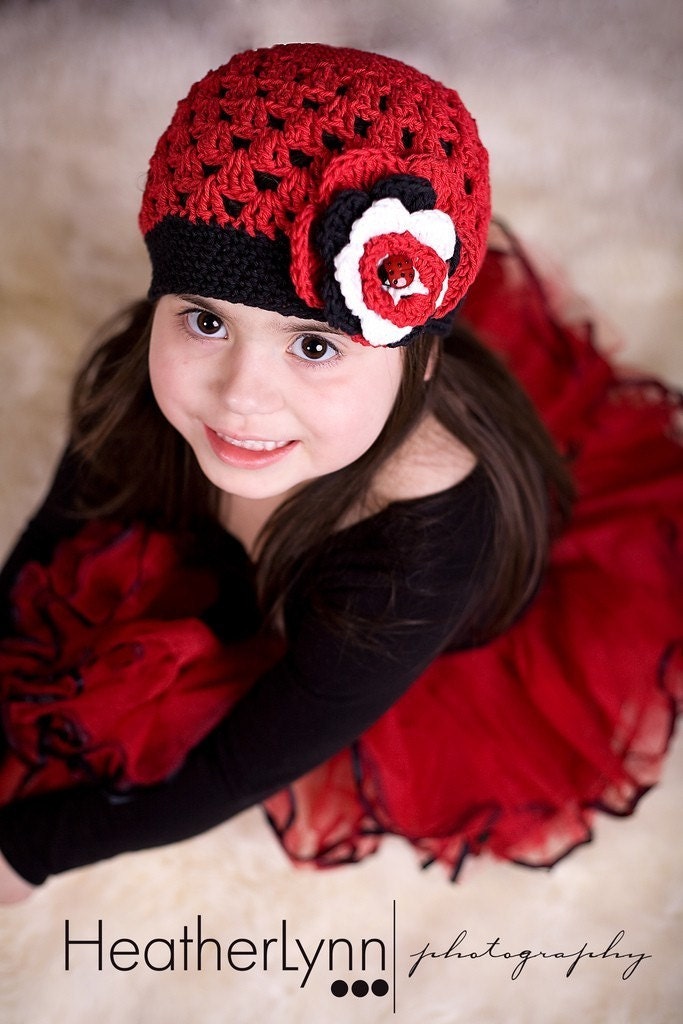 THE LADYBUG  Crocheted Beanie  Size  5-Preteen  Red   Black    White