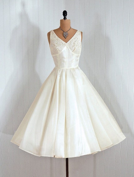 1950's Vintage Ivory-White Elegant Silk-Organza and Sequin Illusion-Lace Couture Shelf-Bust Plunge Rockabilly Princess Circle-Skirt Bombshell Ballerina-Cupcake Wedding Party Cocktail Gown Dress