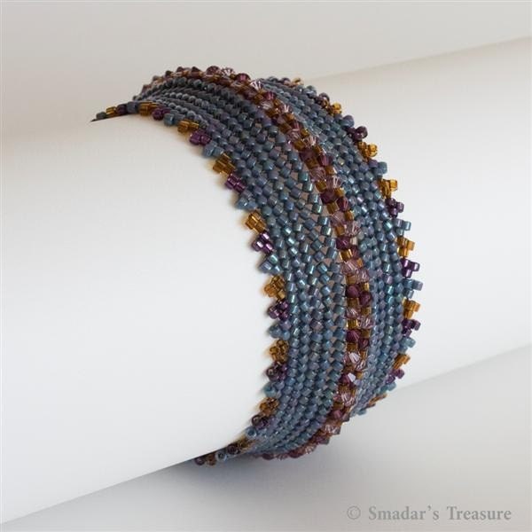 Gryish Blue Bracelet with Amethyst Crystals