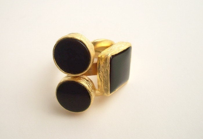 ONYX TRIPLE RING BY ANTIQUE STYLE COLLECTION