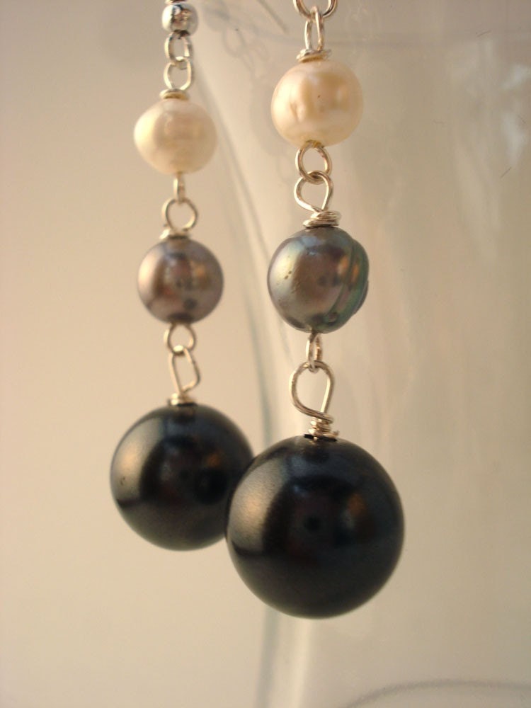 Grey and White Gradient Pearl Earrings