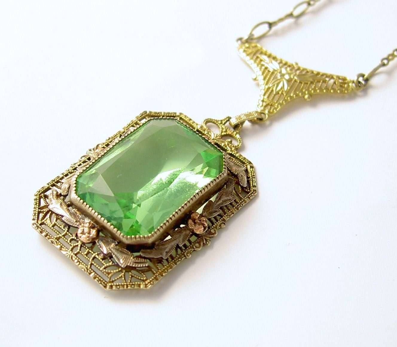 Vintage 1930s Art Deco Filigree Green Vaseline Art Glass Necklace