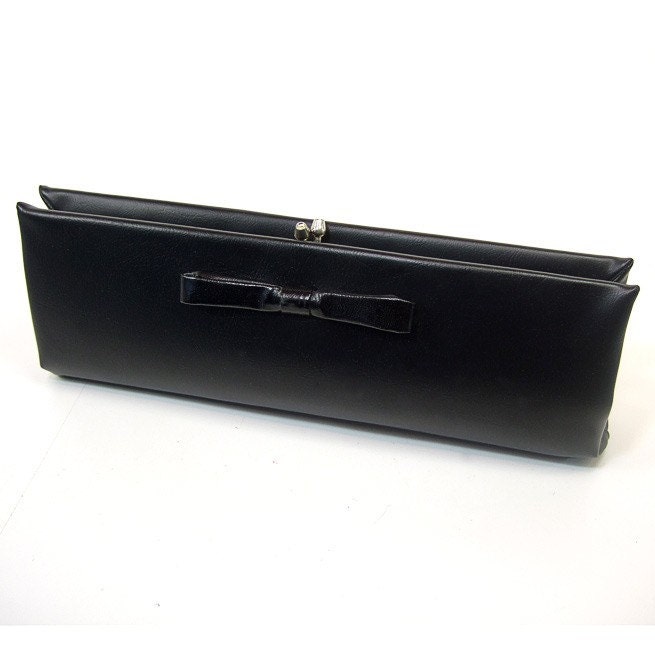 VINTAGE 1960's Long Black Textured Vinyl Bow Kisslock Chain Convertible Clutch Handbag Purse 