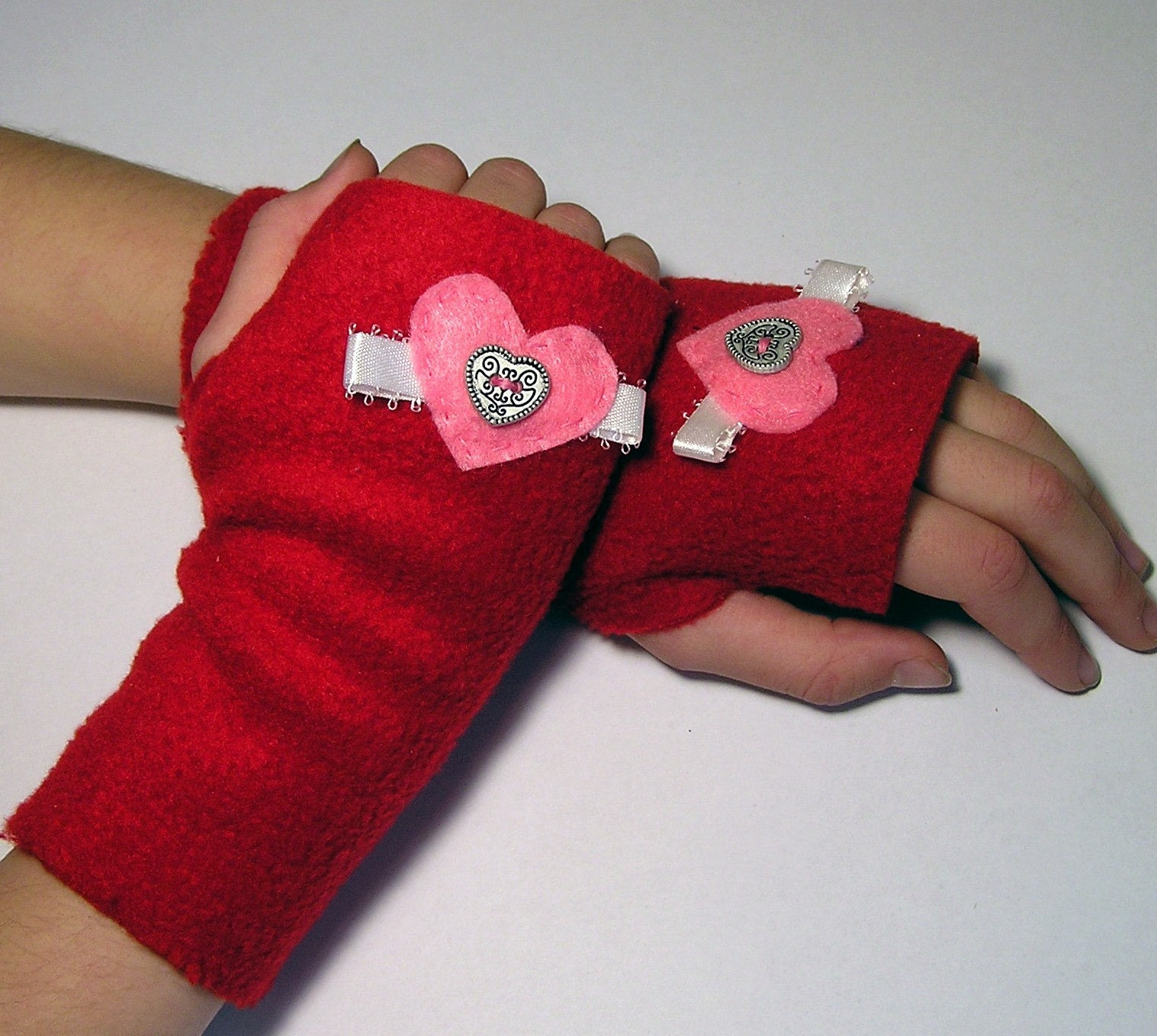 Boysenberry Lane Fleece Fingerless Gloves / Wristwarmers for Girls ... Red Romantic 