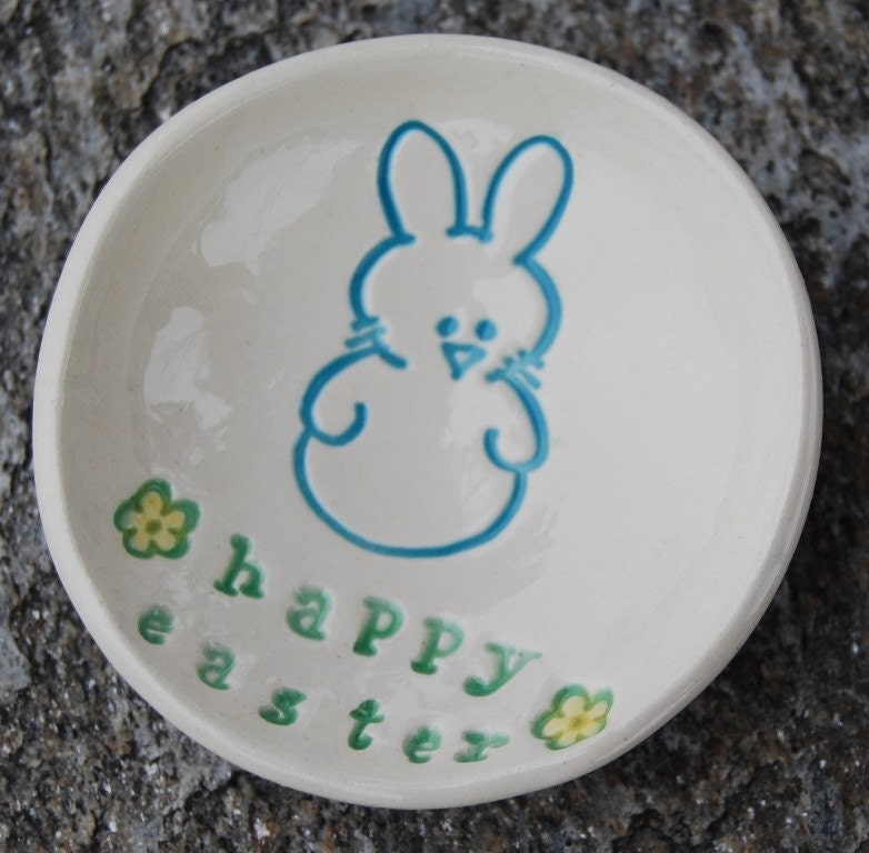 Lil' Dish - Happy Easter with a cute bunny