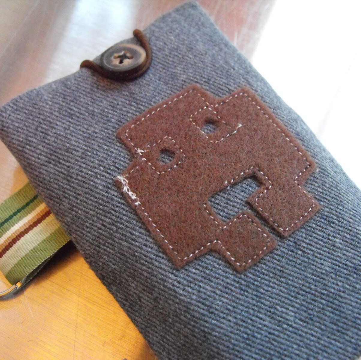 ALIEN INVADER  - iPhone / iTouch / Blackberry / Gadget Pouch