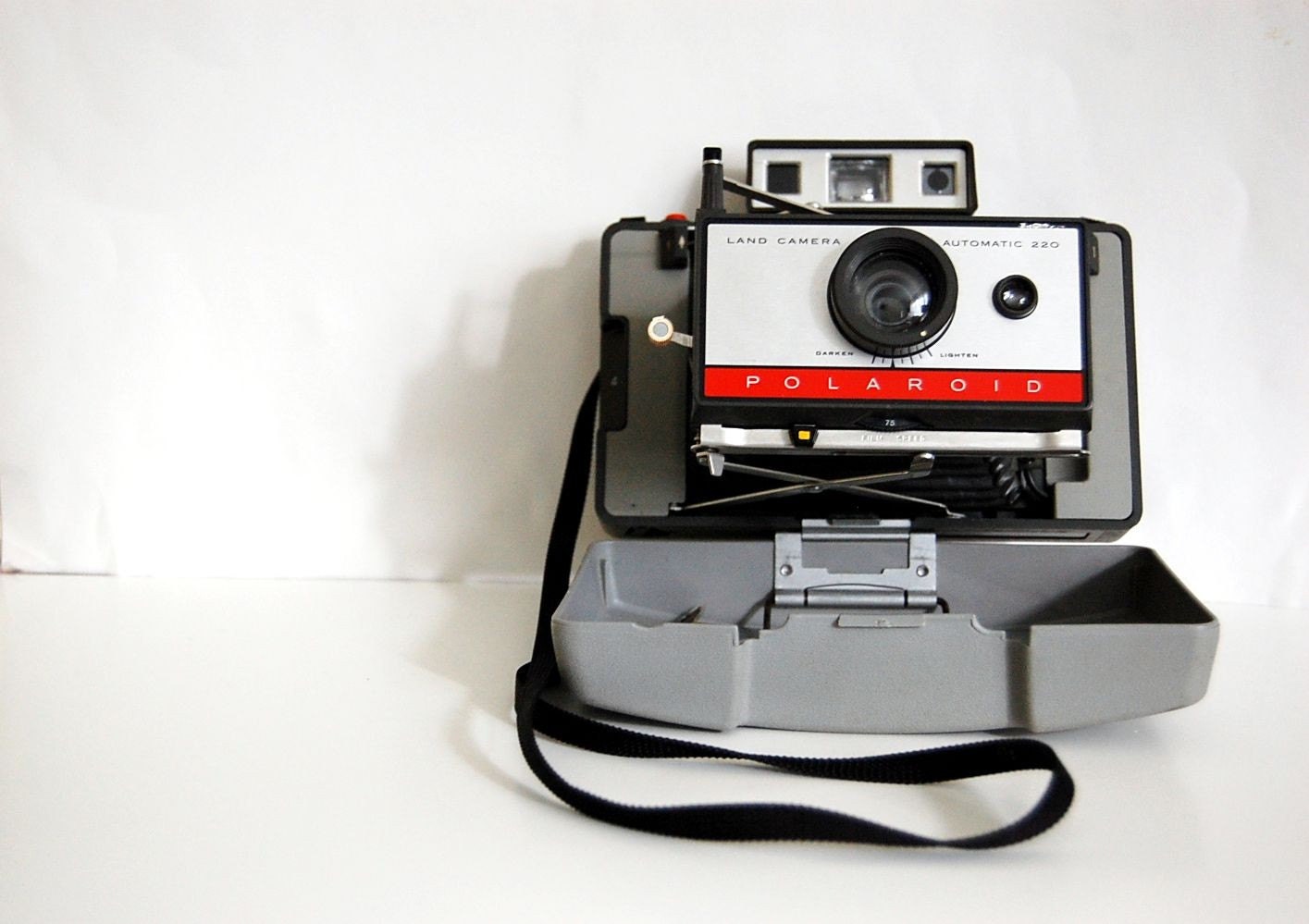 Vintage 1960s POLAROID Land Camera