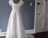 Stunning Vintage 1970s Eyelet Wedding Dress - S
