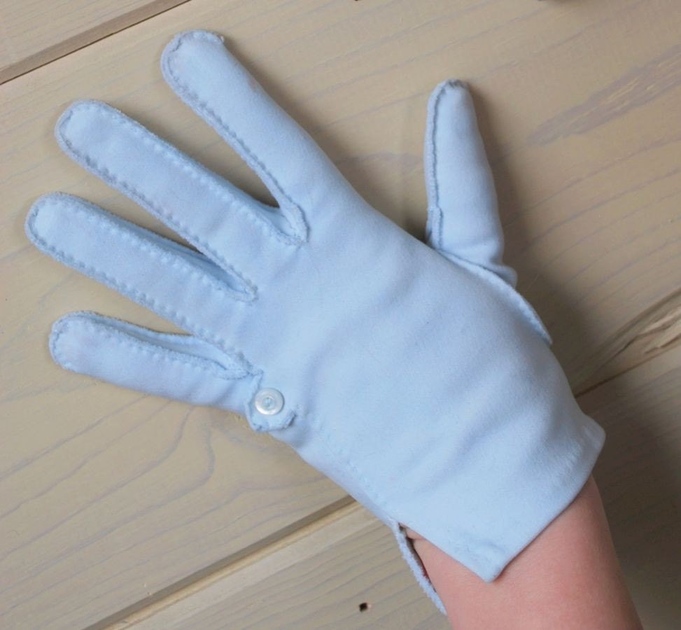Vintage Petite Powder Blue Gloves - Hand Sewn