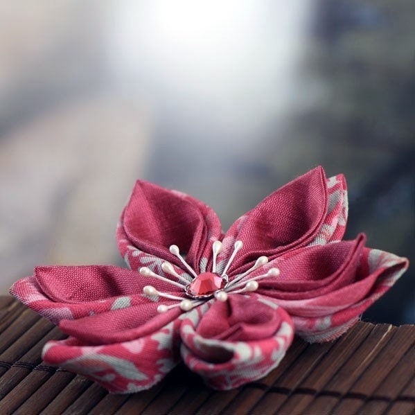 In the Rose Garden - Tsumami Style Silk Brooch