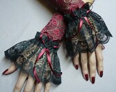 Beautiful gothic lace gloves , Victorian and Vampire Style, Baroque