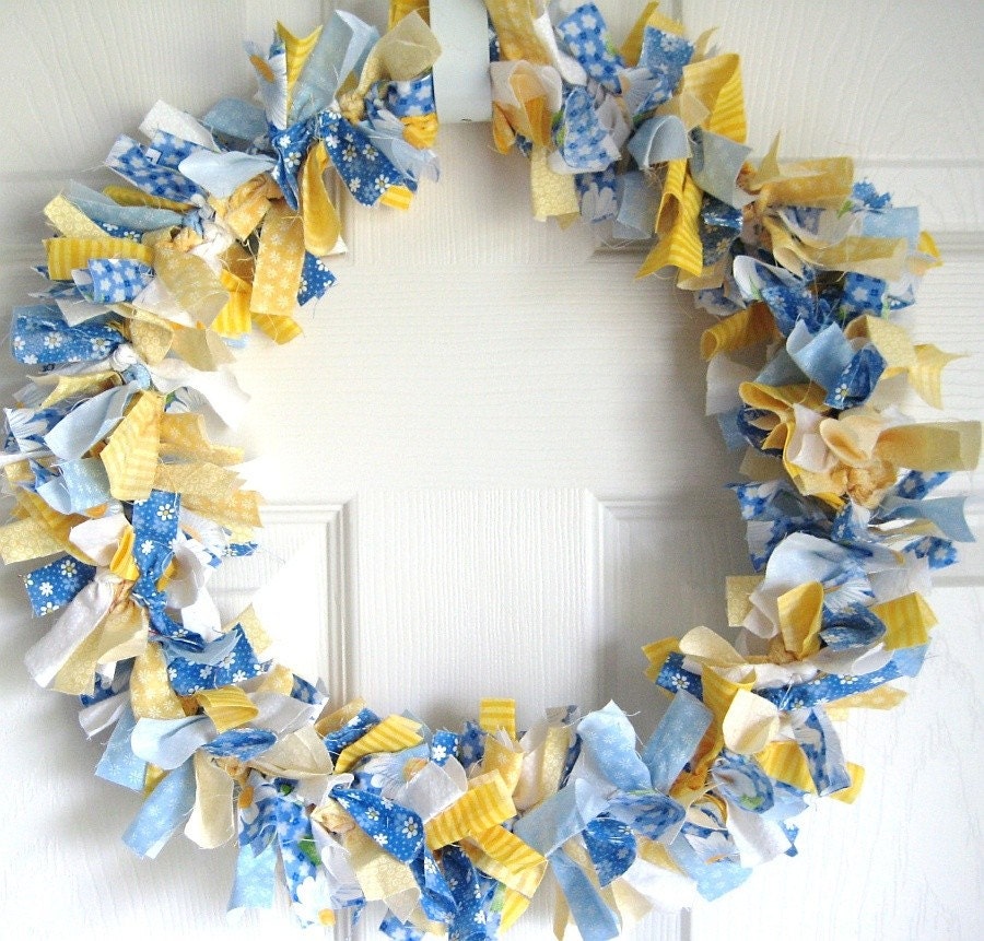 Blue and Yellow Daisy Rag Wreath 14  inch noW104