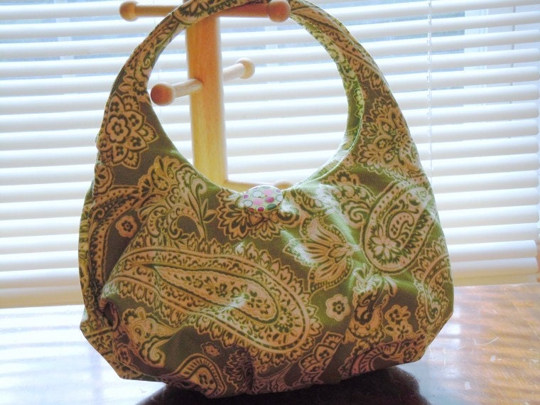 ON SALE! Handmade Purse in off-white and green paisley