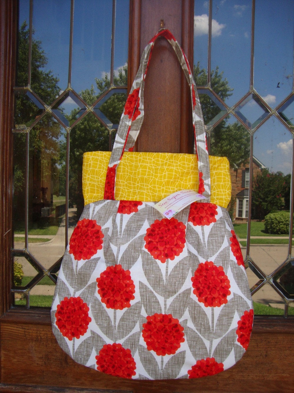 Frenchy Pattern Shoulder Bag - Red Flowers