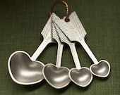 heart measuring spoons