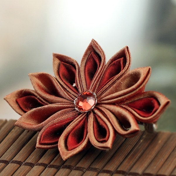 Russet Crimson  - Kanzashi Flower Barrette
