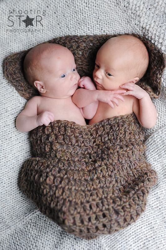 Gemini cocoon hand-crocheted for two infants