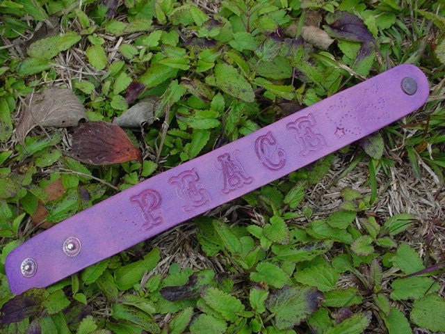 Leather Bracelet purple "Peace"