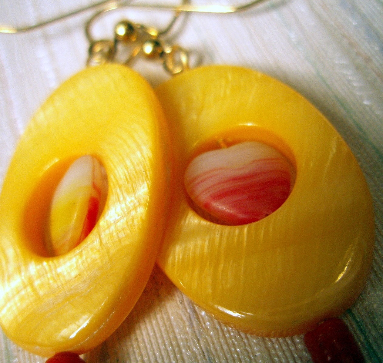 Yellowheart - Yellow Shell Earrings with Hearts