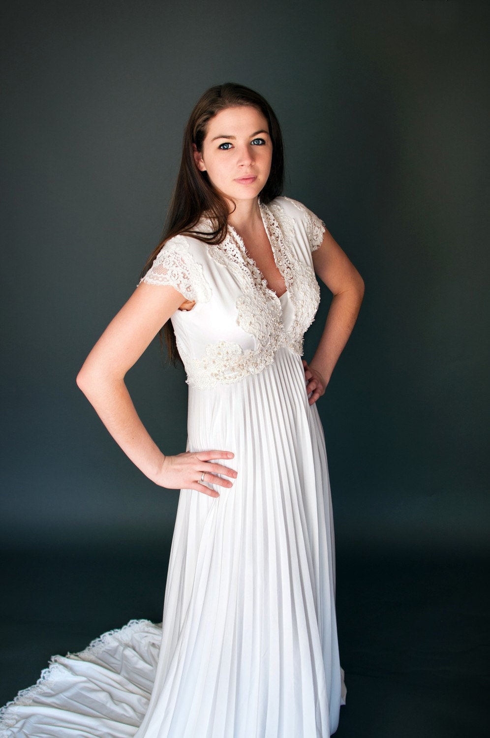 Gorgeous Lilli Diamond Wedding Dress Size Medium