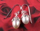 Handmade Pearl Flower Earrings