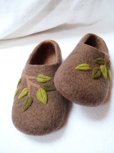 Felted  slippers brown