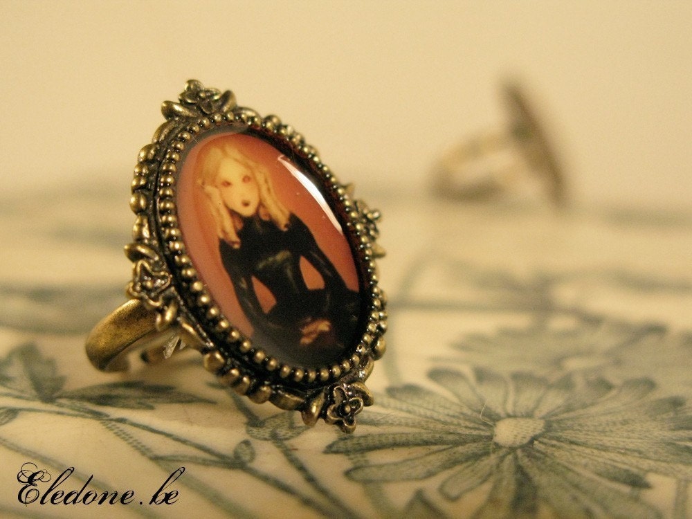 The Pale Lady Ring