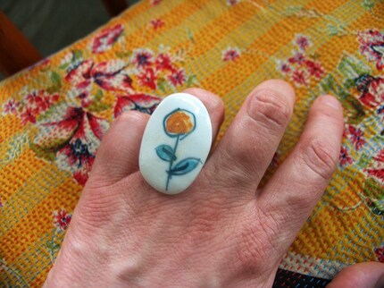 Porcelain ring flower
