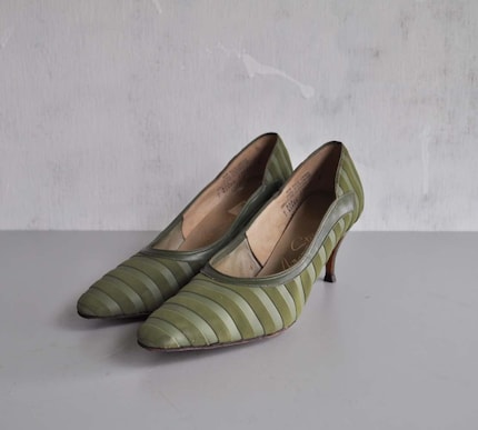 Vintage 50s OLIVE STRIPE Heels by MariesVintage on Etsy pumps olive green