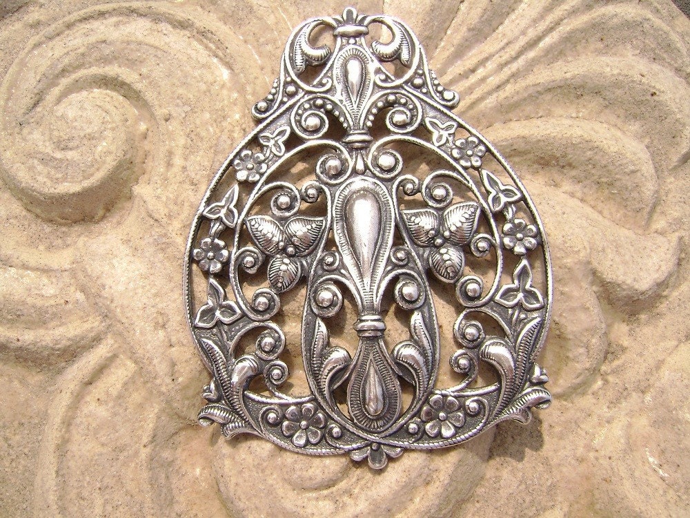 Large Antiqued Silver ptd Filigree Stamped Pendant