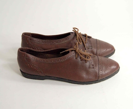 Size 7 Brown LACE UP Leather Minimalist Oxford Brogue Flats