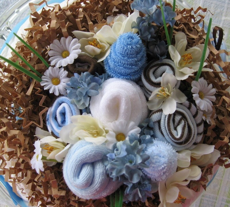Blue and Brown Baby Sock Bouquet
Diaper Cupcake (shower gift/table centerpiece)