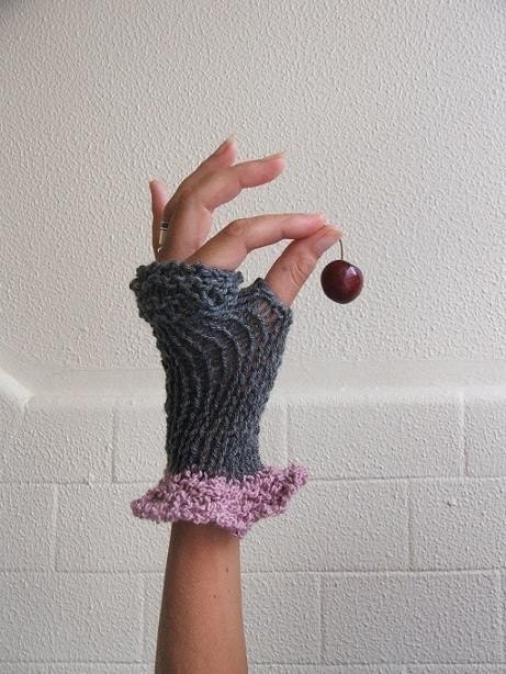 Pink cashmere frill on grey romantic gloves Last Pair in this shade