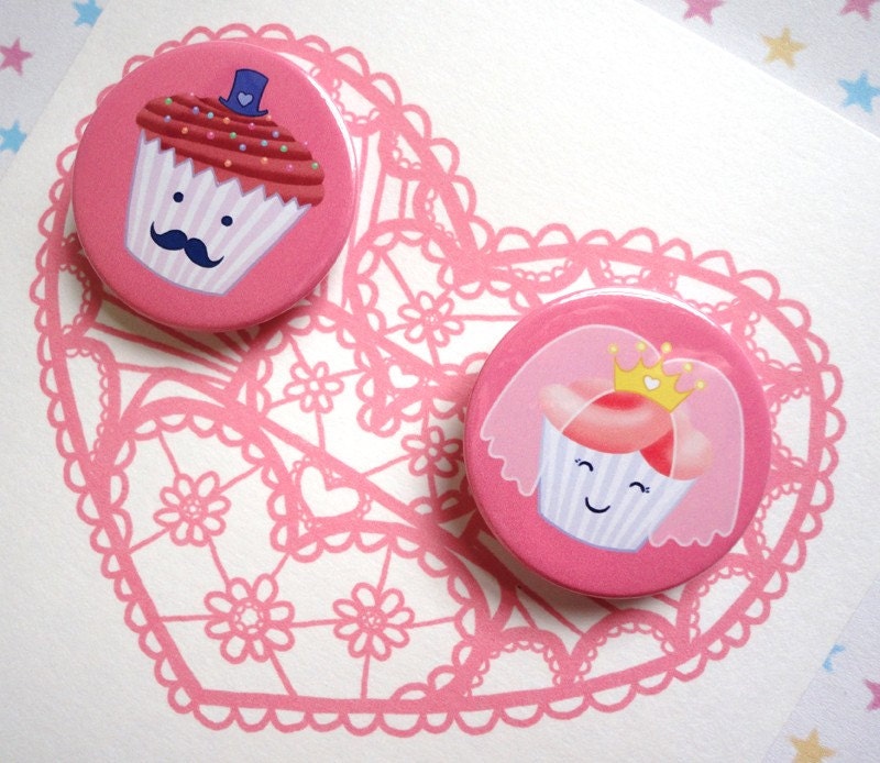 PINK CUPCAKE WEDDING GREETINGS CARD with 2 pinback button badges