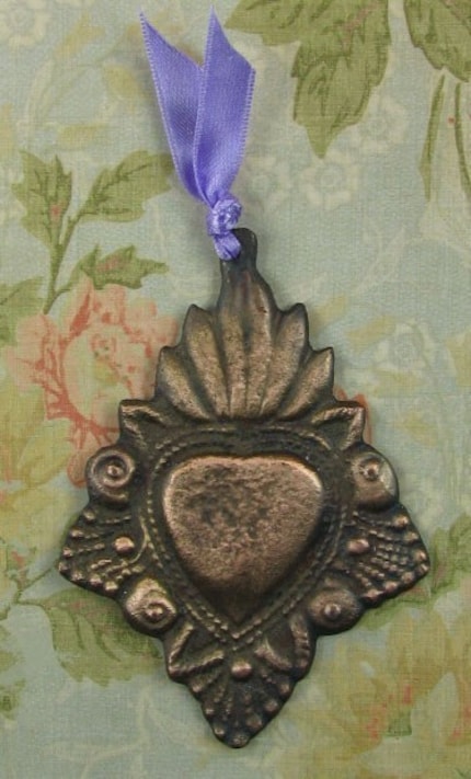 NEW-- SPECIAL EDITION//// FANTASTIC MEXICAN FOLK ART ANTIQUED PATINA LARGE VICTORIAN/LUMINOUS HEART MILAGRO
