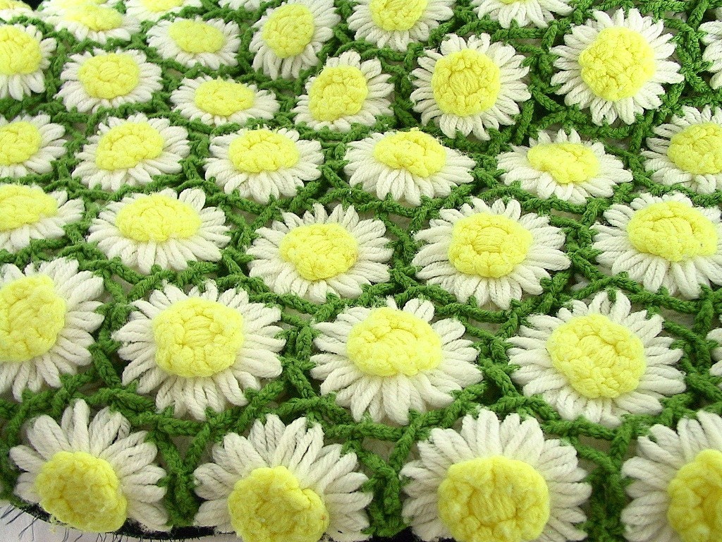 Field of Daisies Vintage  Afghan in Yellow, White and Green