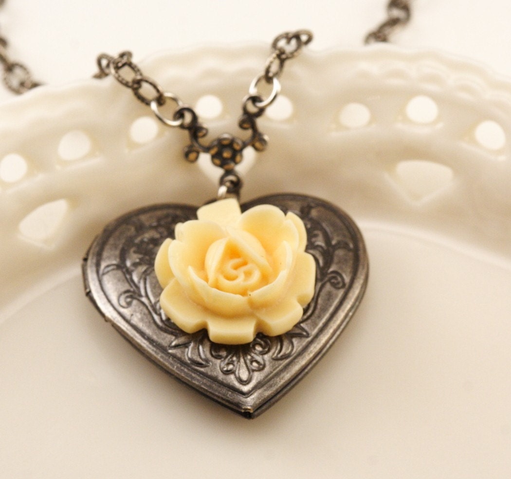 Free Shipping - Silver Heart Locket With Vintage Style Ivory Rose
