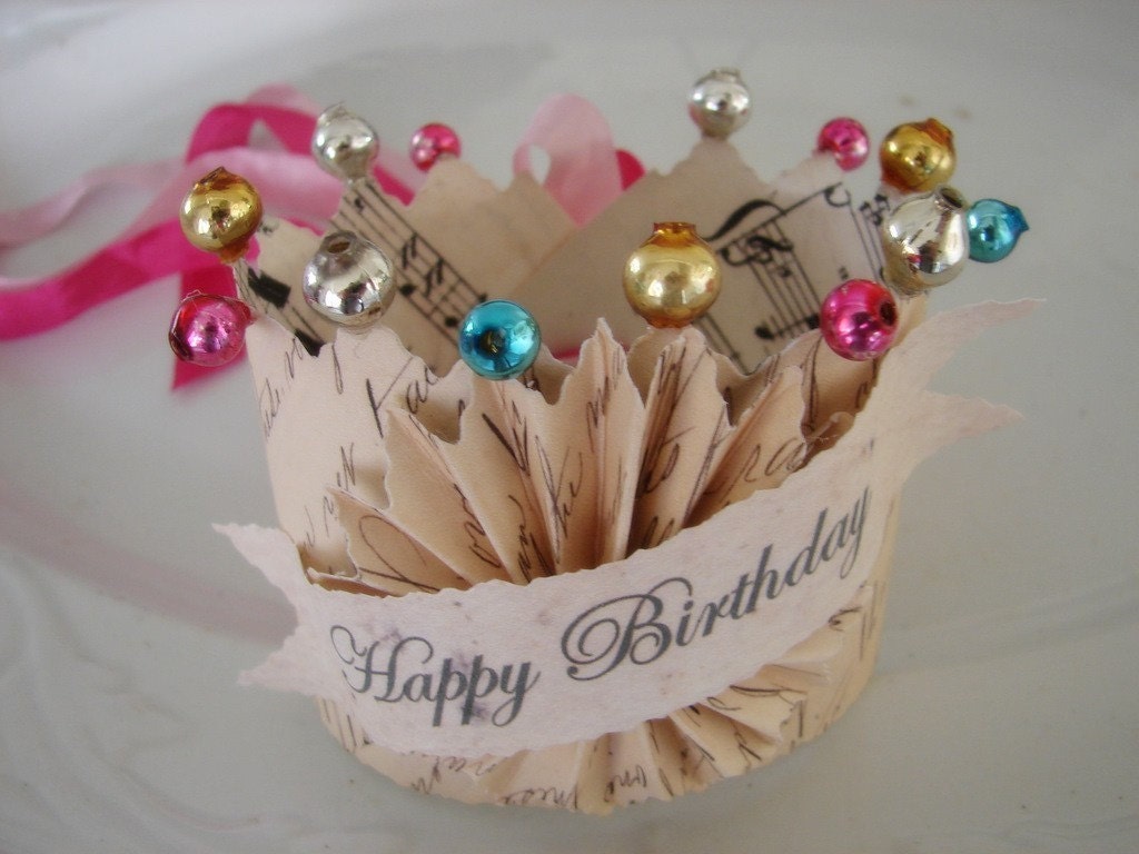 Le Petit Birthday Antique Ledger Crown