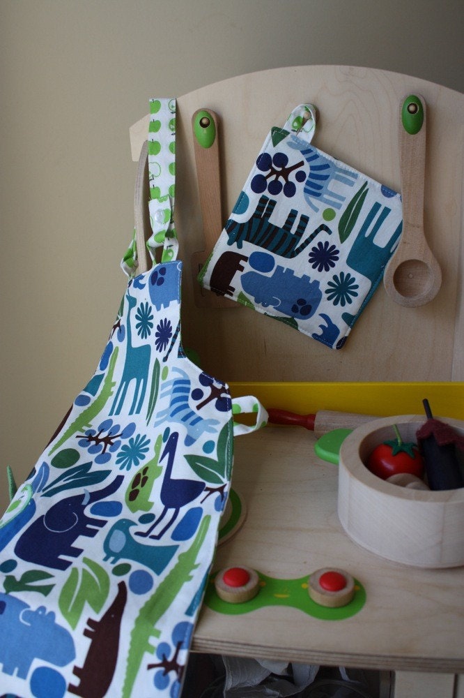 blue green zoo, wee chef set, toddler size 18-36 mos