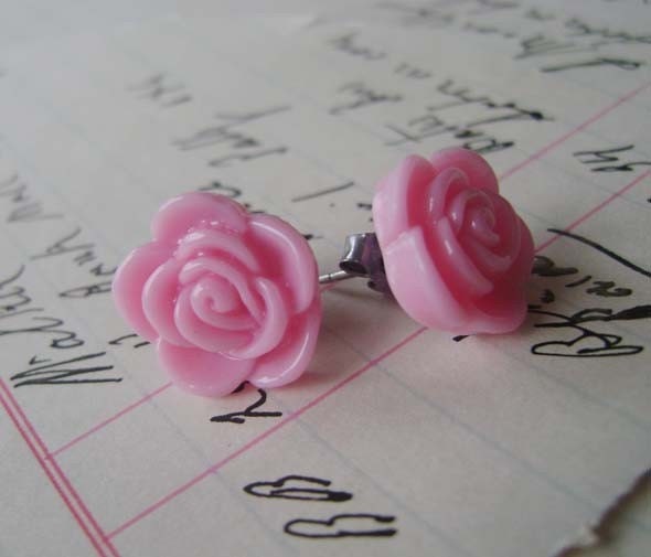 sweet pink roses. earrings