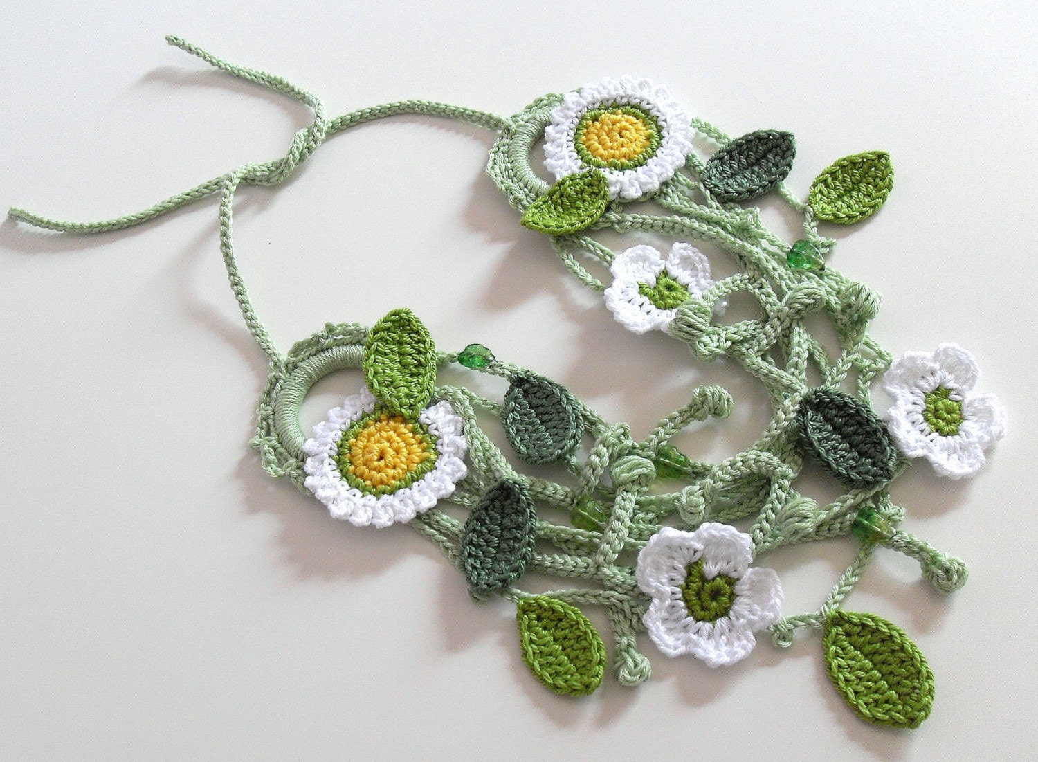 PRIMAVERA - Handknit Crochet Necklace