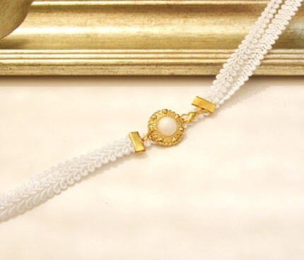 Vintage lace belt by romanticvintage on Etsy romantic wedding jewelry 