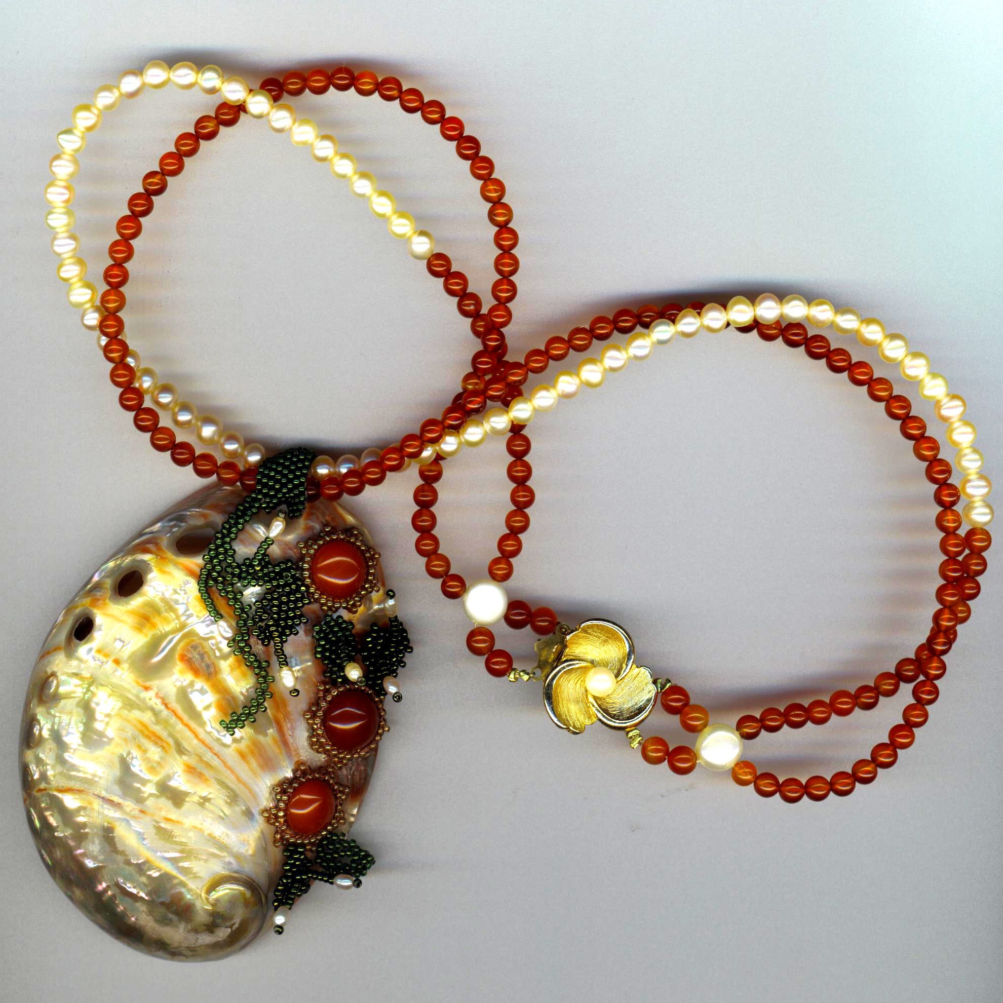 Indian Summer Dream - Pearls and Carnelian Necklace with Shell Pendant
