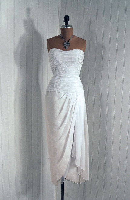 1970's Vintage Mignon Designer-Couture Strapless Crisp-White Heavily-Ruched Chiffon Hourglass Draped-Grecian Wedding Party Cocktail Dress Gown