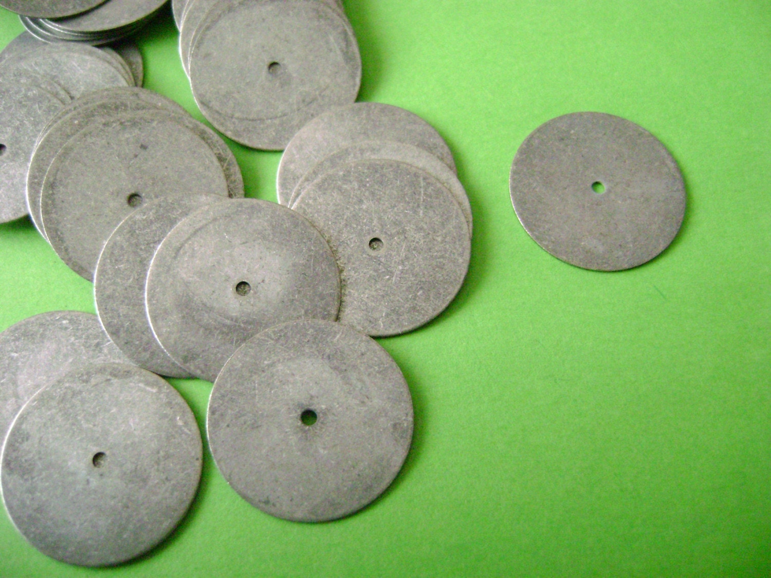 25 pcs. Antique Gunmetal Plated BRASS  One Hole Disc - lead free