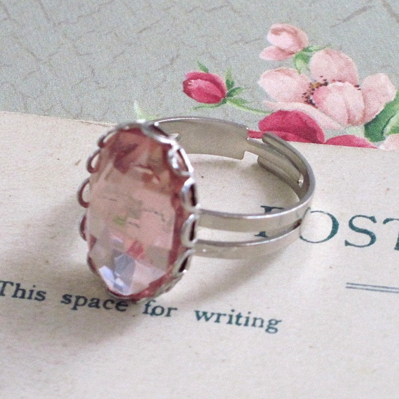 Jewelry. Ring, Vintage, Glass Jewel, Oval, Pink, Rose, Silver. Estate.