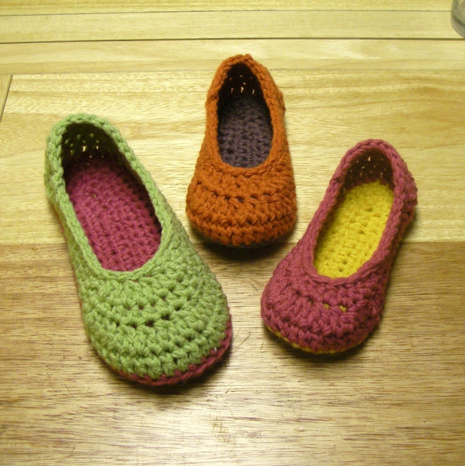 Oma House Slippers PDF Pattern (sizes 3-12) Nothing fancy