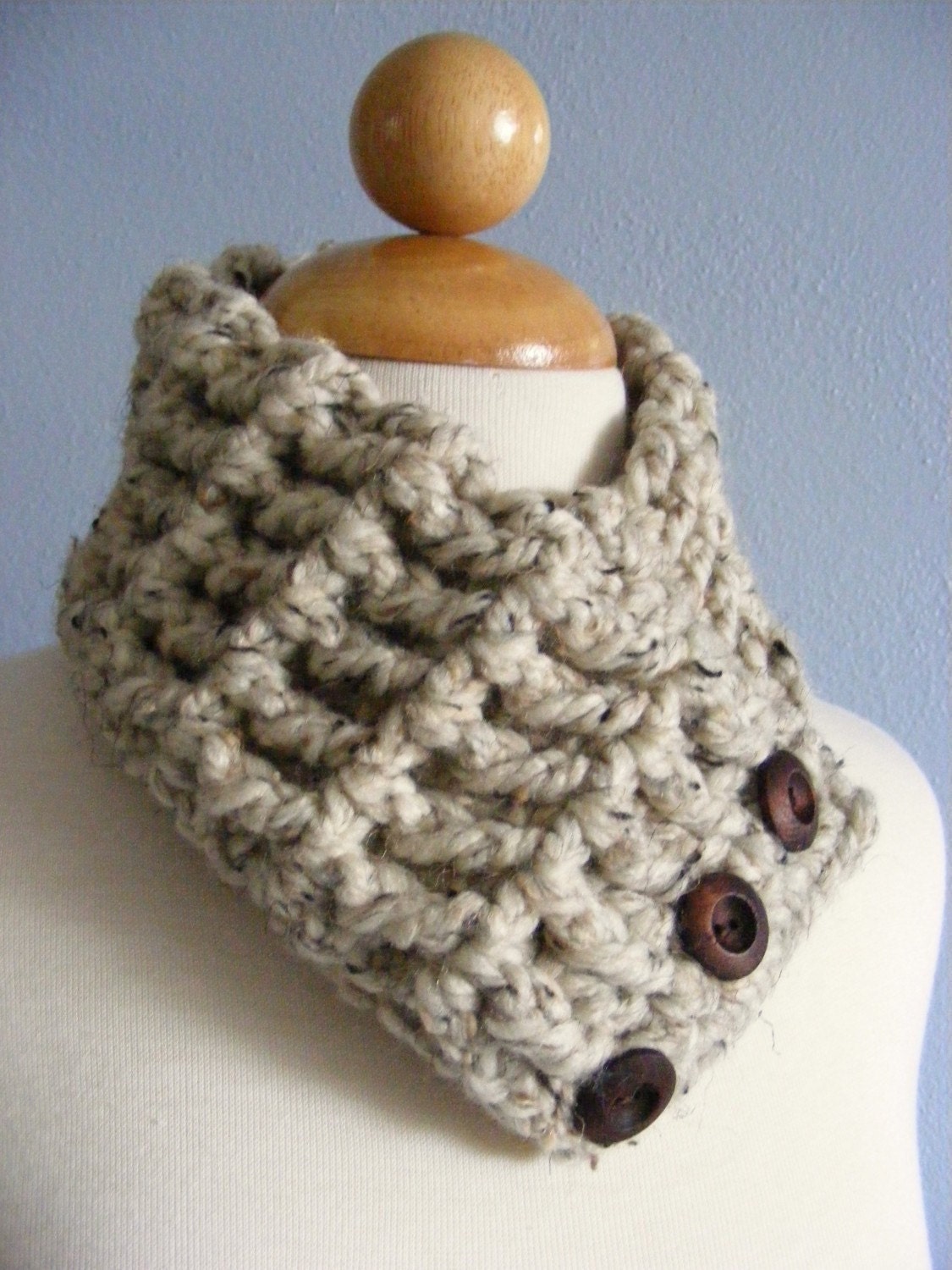 Womens Textured Scarflette, Cowl, Neckwarmer - Oatmeal with Dark Brown Wood Buttons