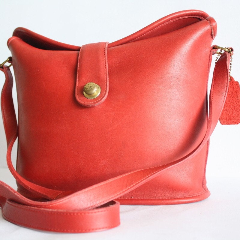 Red Vintage COACH Leather  Shoulder Bag Purse